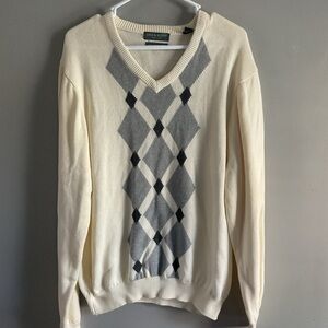 Lyle & Scott V-Neck Sweater in Cream and Gray Argyle